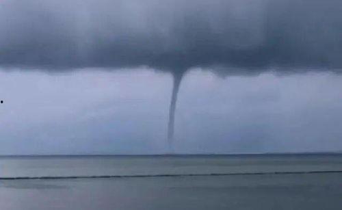 龙吸水 成人推荐视频,成人奇幻探险之旅